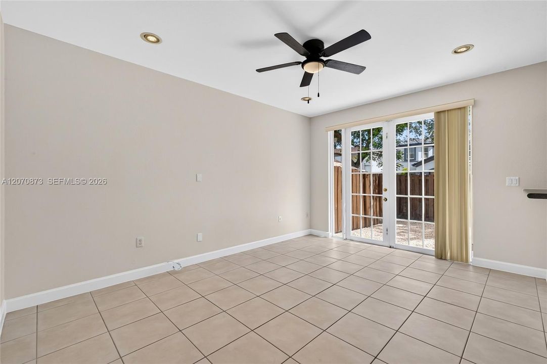 For Sale: $540,000 (3 beds, 2 baths, 1899 Square Feet)