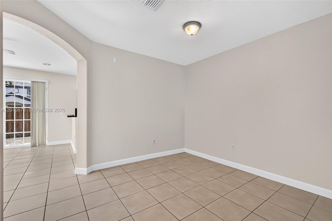 For Sale: $540,000 (3 beds, 2 baths, 1899 Square Feet)