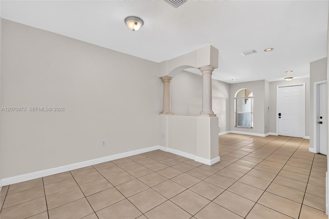 For Sale: $540,000 (3 beds, 2 baths, 1899 Square Feet)