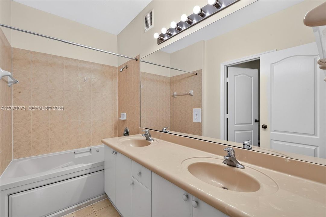 For Sale: $540,000 (3 beds, 2 baths, 1899 Square Feet)