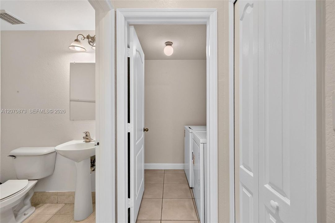 For Sale: $540,000 (3 beds, 2 baths, 1899 Square Feet)