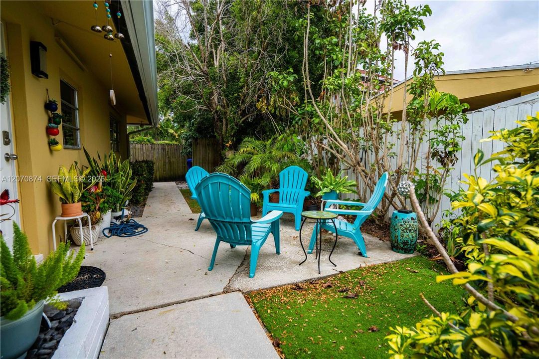 For Rent: $1,695 (1 beds, 1 baths, 650 Square Feet)