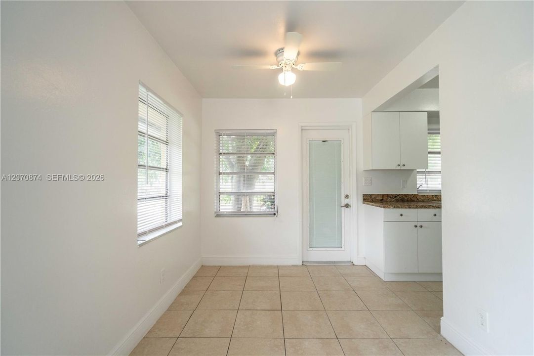 For Rent: $1,695 (1 beds, 1 baths, 650 Square Feet)