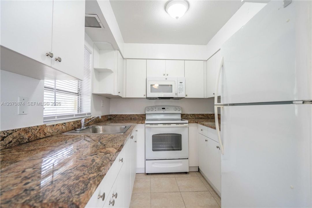 For Rent: $1,695 (1 beds, 1 baths, 650 Square Feet)