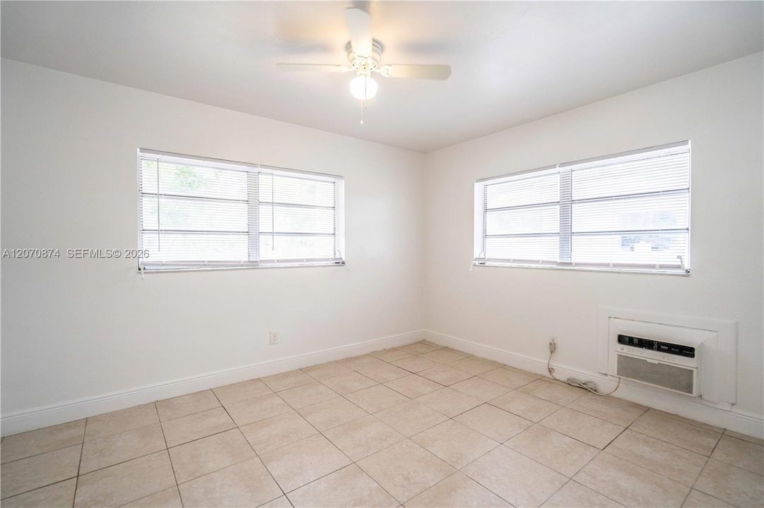 For Rent: $1,695 (1 beds, 1 baths, 650 Square Feet)