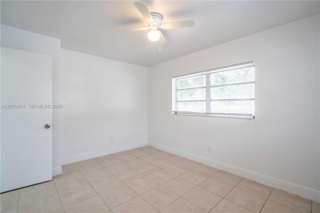 For Rent: $1,695 (1 beds, 1 baths, 650 Square Feet)