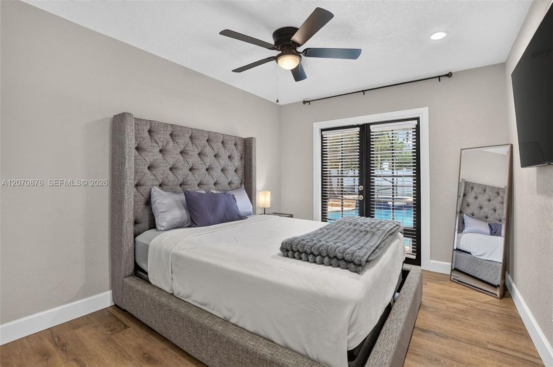 For Sale: $699,000 (4 beds, 2 baths, 1706 Square Feet)