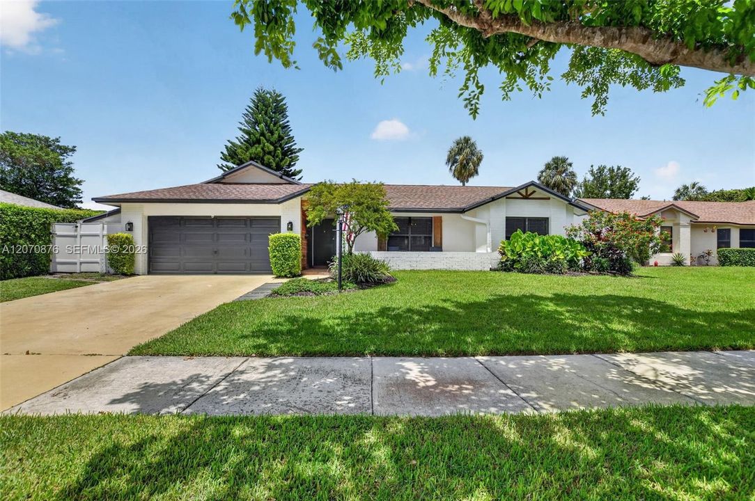 For Sale: $699,000 (4 beds, 2 baths, 1706 Square Feet)