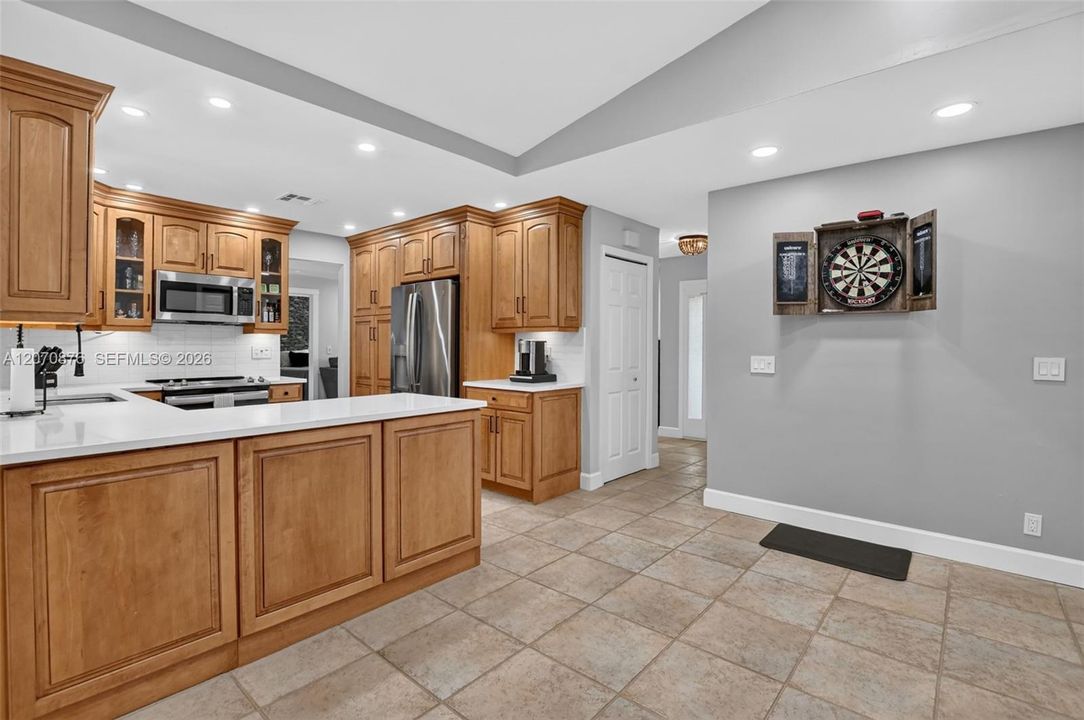 For Sale: $699,000 (4 beds, 2 baths, 1706 Square Feet)