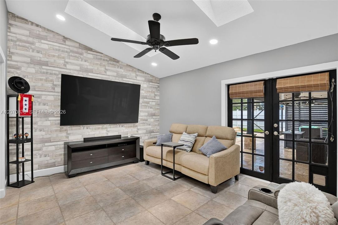 For Sale: $699,000 (4 beds, 2 baths, 1706 Square Feet)