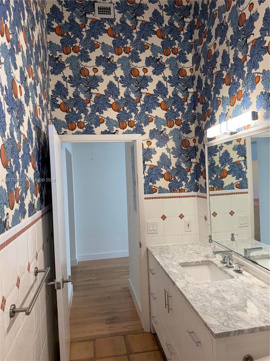 For Rent: $11,500 (2 beds, 1 baths, 1809 Square Feet)