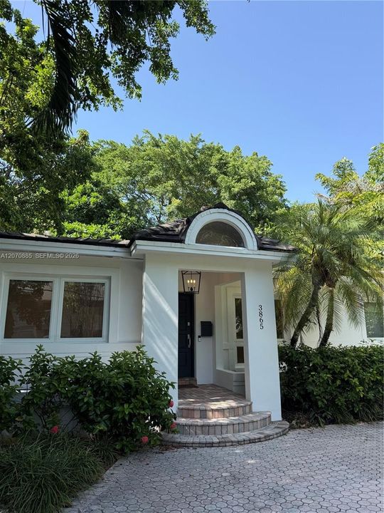 For Rent: $11,500 (2 beds, 1 baths, 1809 Square Feet)