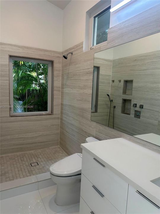 For Rent: $11,500 (2 beds, 1 baths, 1809 Square Feet)