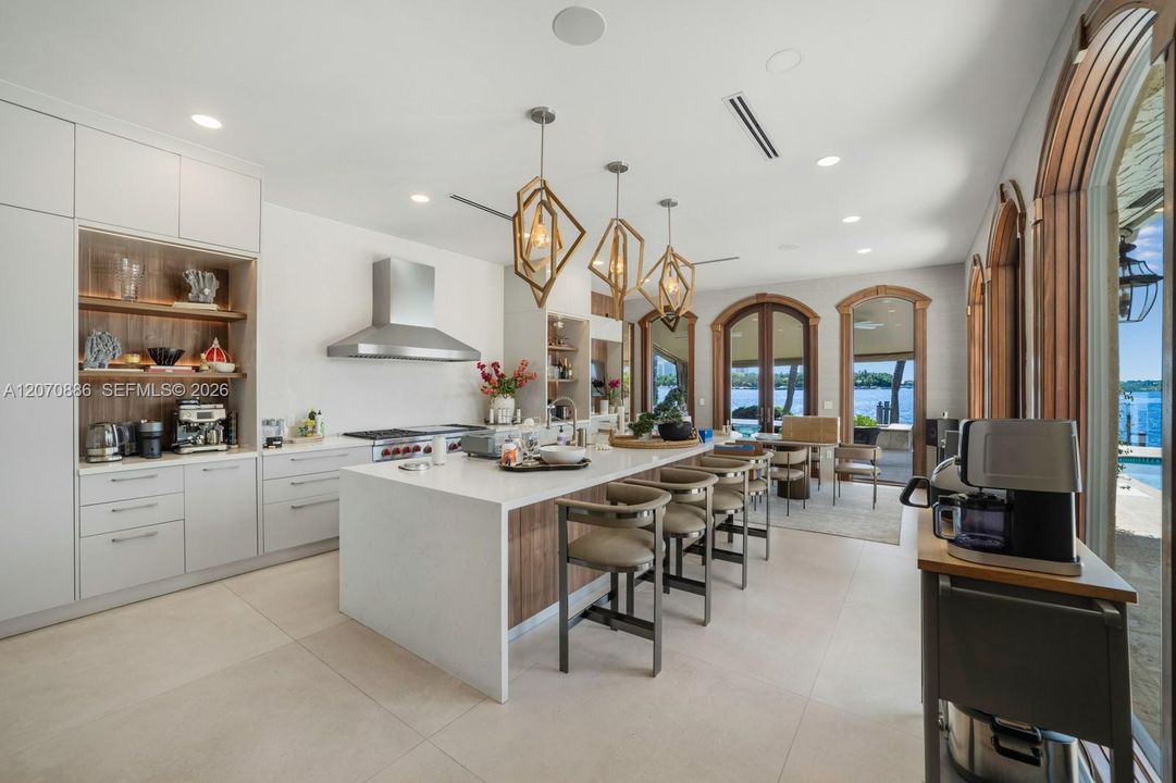 For Rent: $95,000 (7 beds, 8 baths, 8324 Square Feet)