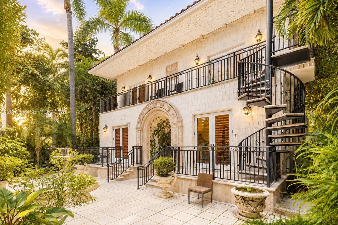 For Rent: $95,000 (7 beds, 8 baths, 8324 Square Feet)