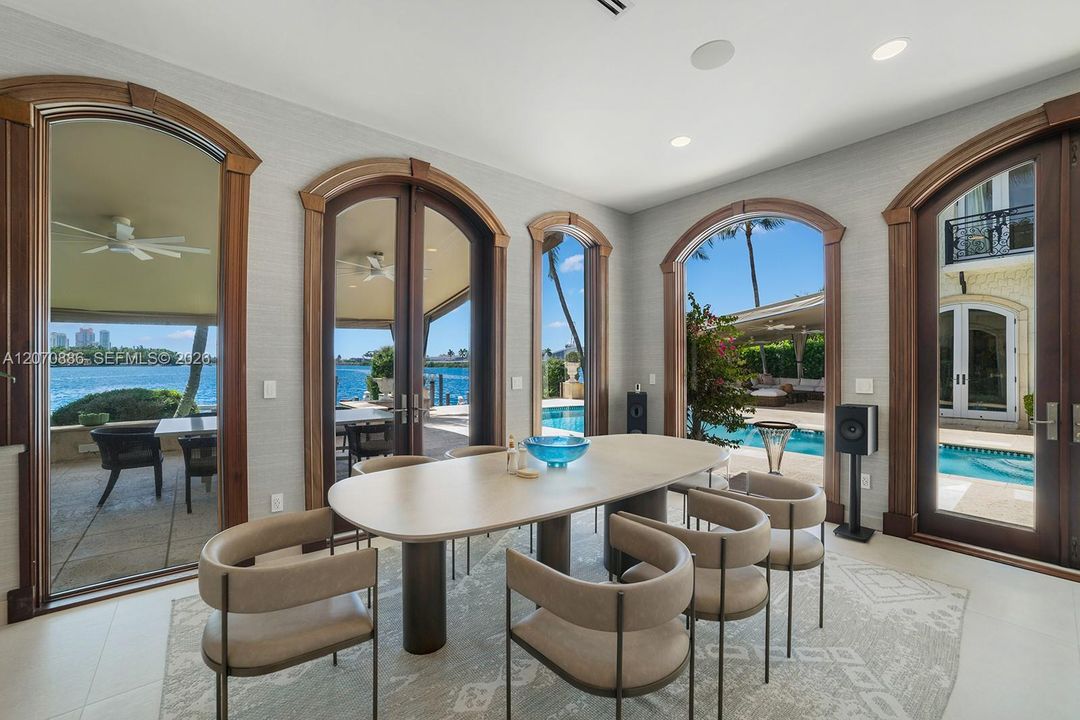 For Rent: $95,000 (7 beds, 8 baths, 8324 Square Feet)