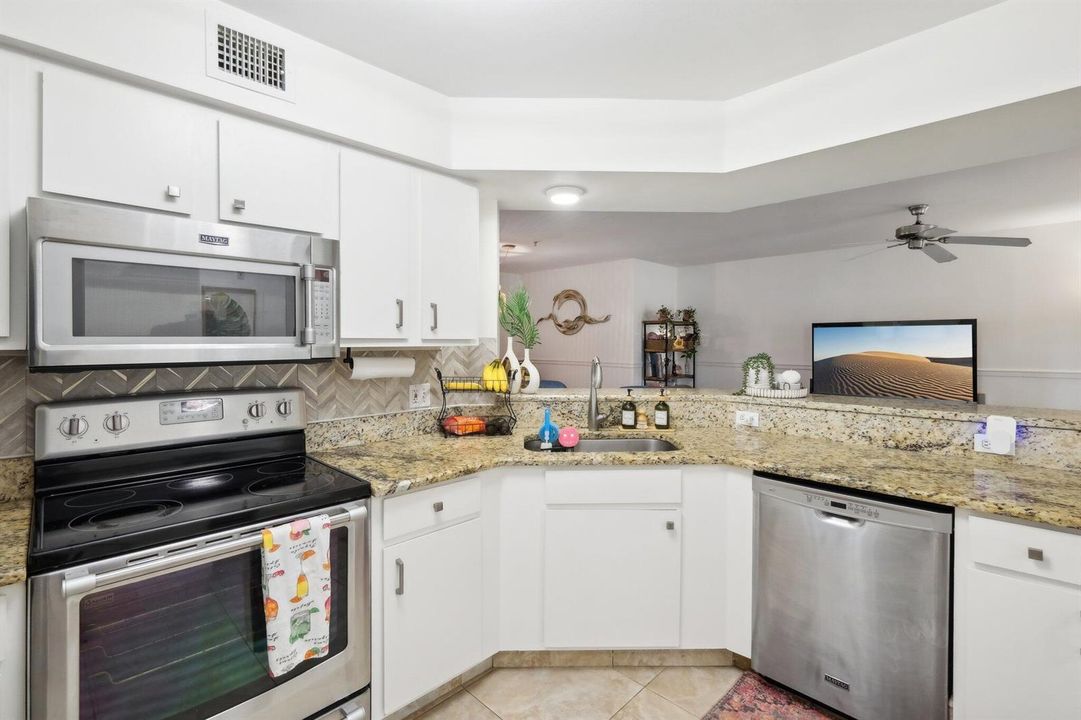 3-web-or-mls-Scotia Dr 304-010