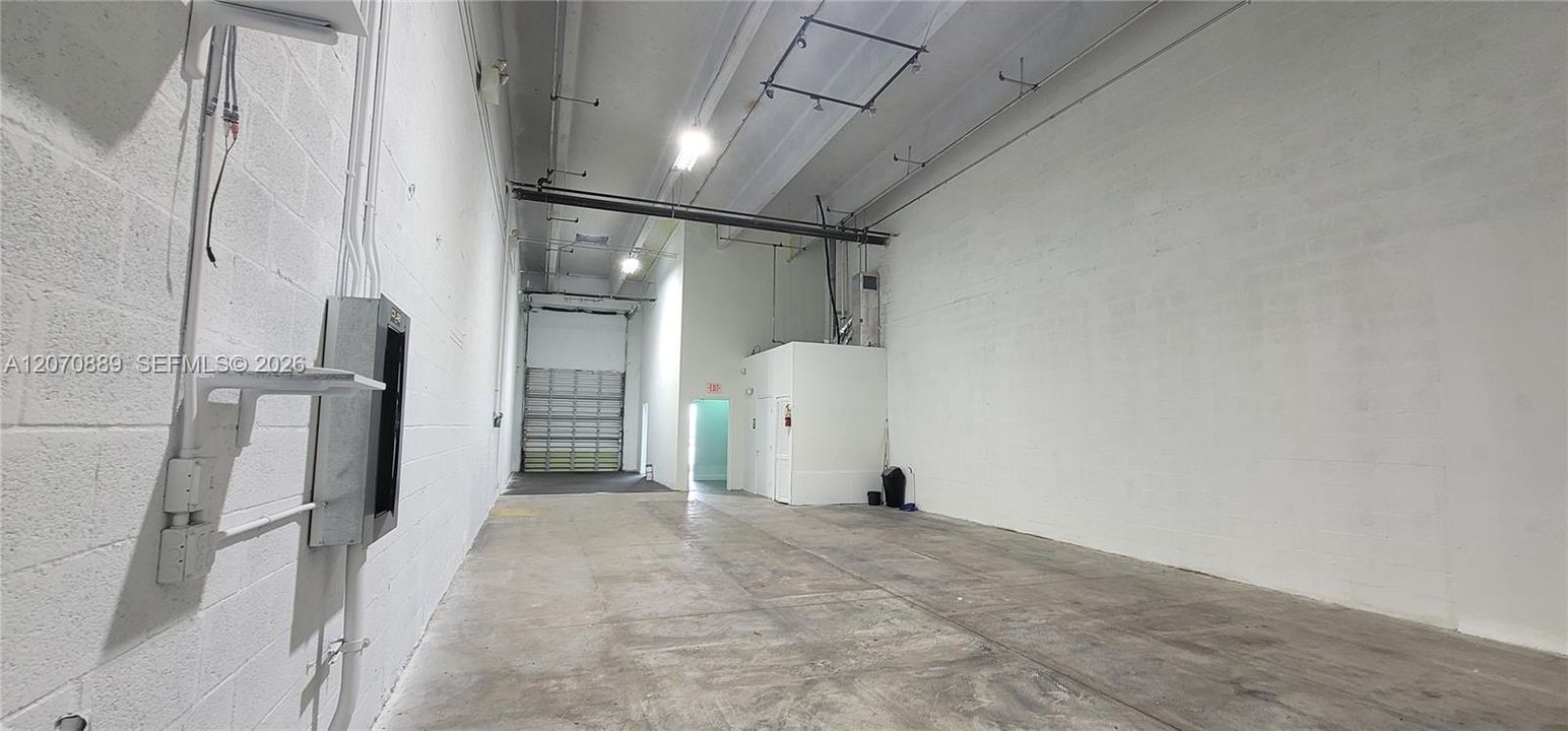 Airconditioned Warehouse