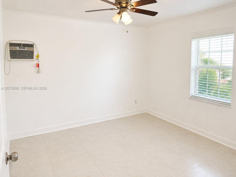 For Rent: $3,200 (3 beds, 2 baths, 1129 Square Feet)