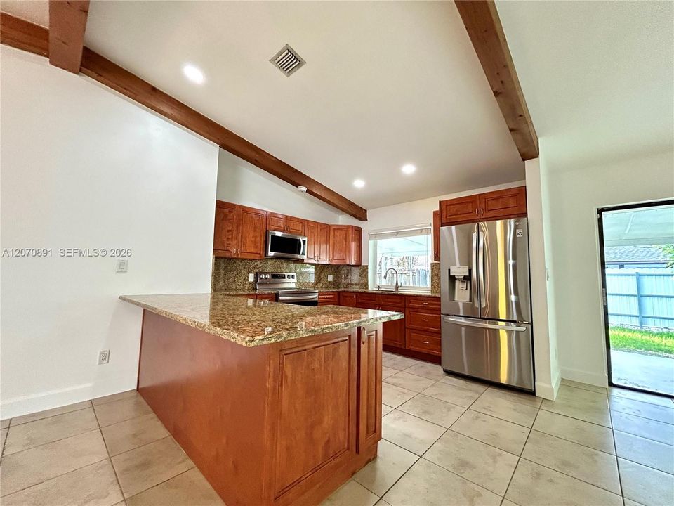 En Renta: $4,350 (4 camas, 2 baños, 1930 Pies cuadrados)