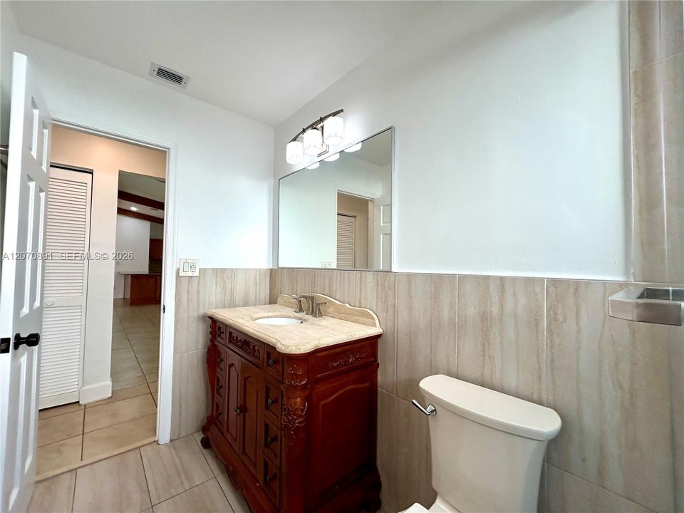 En Renta: $4,350 (4 camas, 2 baños, 1930 Pies cuadrados)