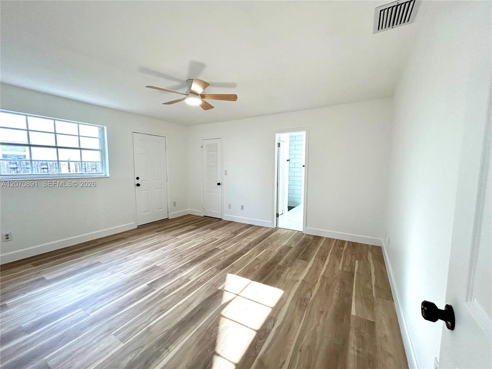 En Renta: $4,350 (4 camas, 2 baños, 1930 Pies cuadrados)