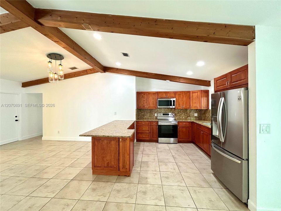 En Renta: $4,350 (4 camas, 2 baños, 1930 Pies cuadrados)