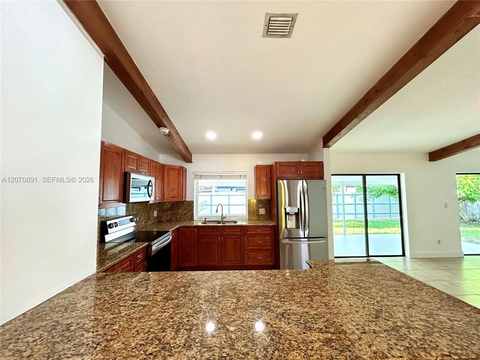 En Renta: $4,350 (4 camas, 2 baños, 1930 Pies cuadrados)