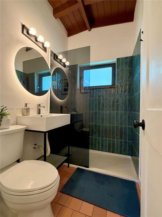 For Sale: $655,000 (3 beds, 1 baths, 804 Square Feet)