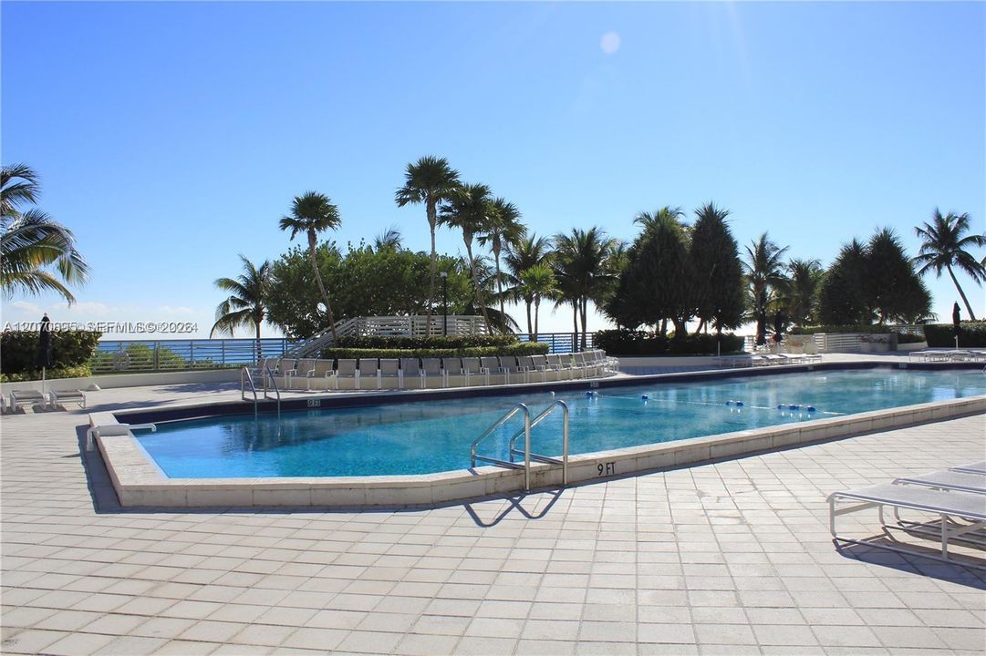 For Rent: $3,700 (2 beds, 2 baths, 1030 Square Feet)