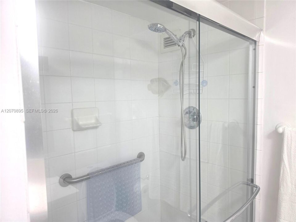 For Rent: $3,700 (2 beds, 2 baths, 1030 Square Feet)