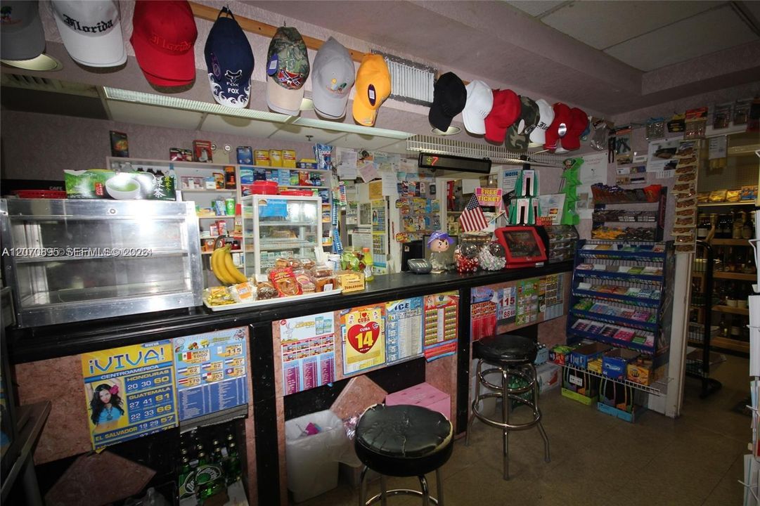 For Rent: $3,700 (2 beds, 2 baths, 1030 Square Feet)
