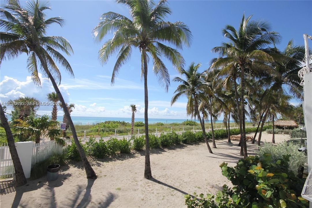 For Rent: $3,700 (2 beds, 2 baths, 1030 Square Feet)