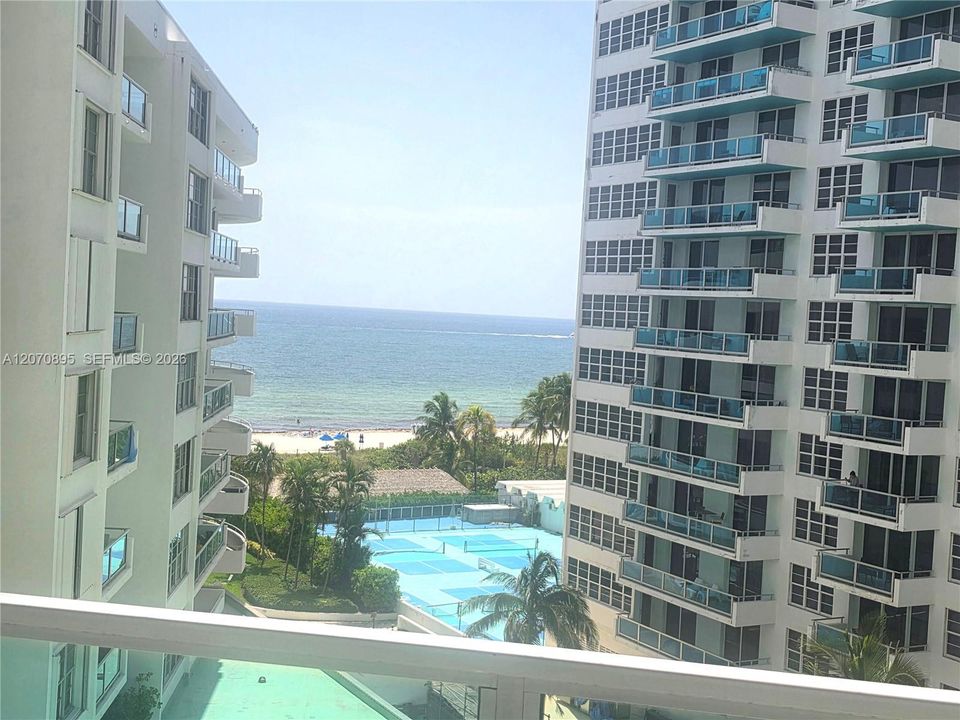 For Rent: $3,700 (2 beds, 2 baths, 1030 Square Feet)