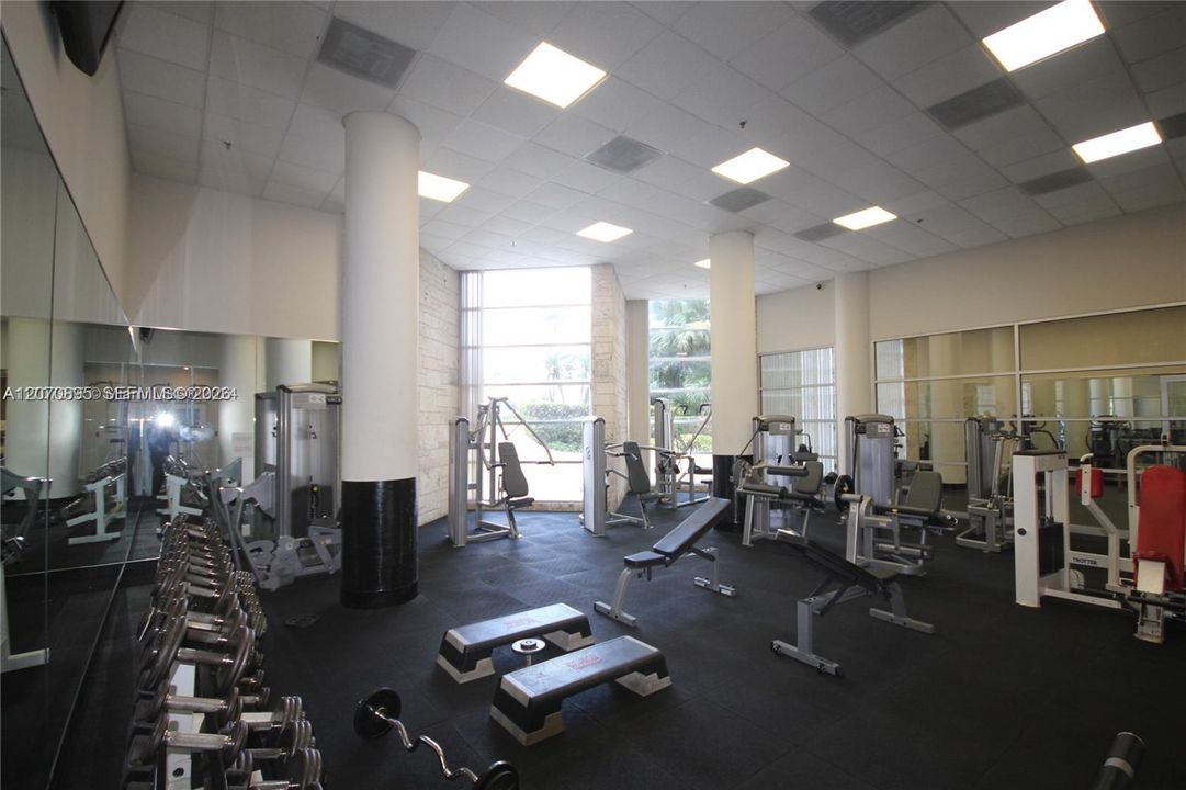 For Rent: $3,700 (2 beds, 2 baths, 1030 Square Feet)