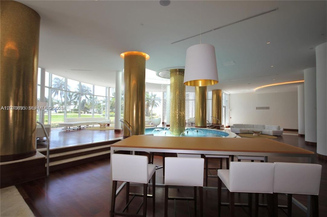 For Rent: $3,700 (2 beds, 2 baths, 1030 Square Feet)