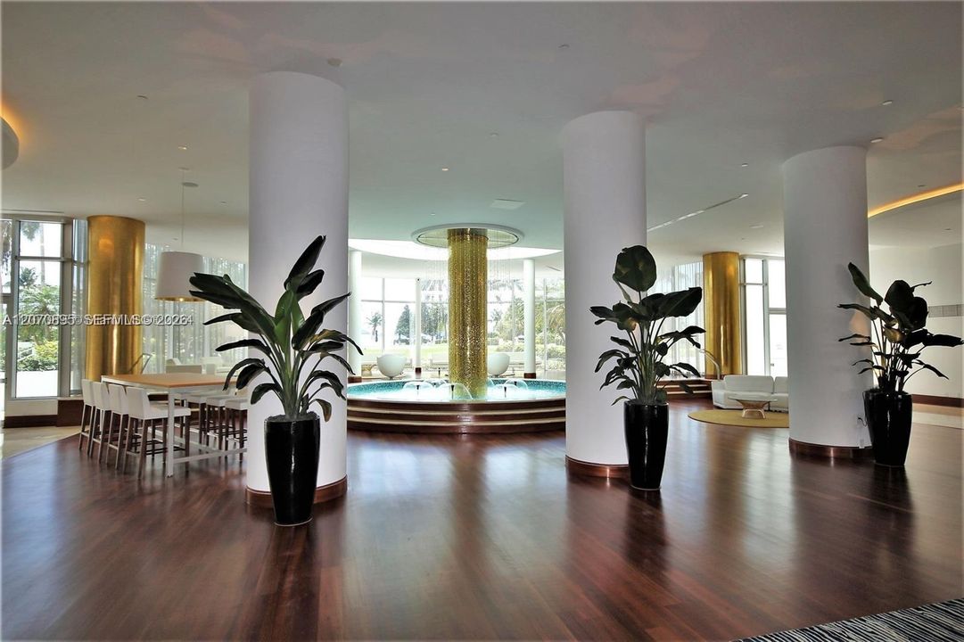 For Rent: $3,700 (2 beds, 2 baths, 1030 Square Feet)