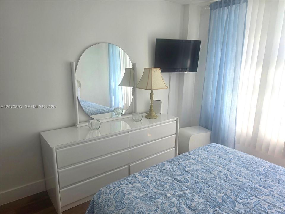 For Rent: $3,700 (2 beds, 2 baths, 1030 Square Feet)