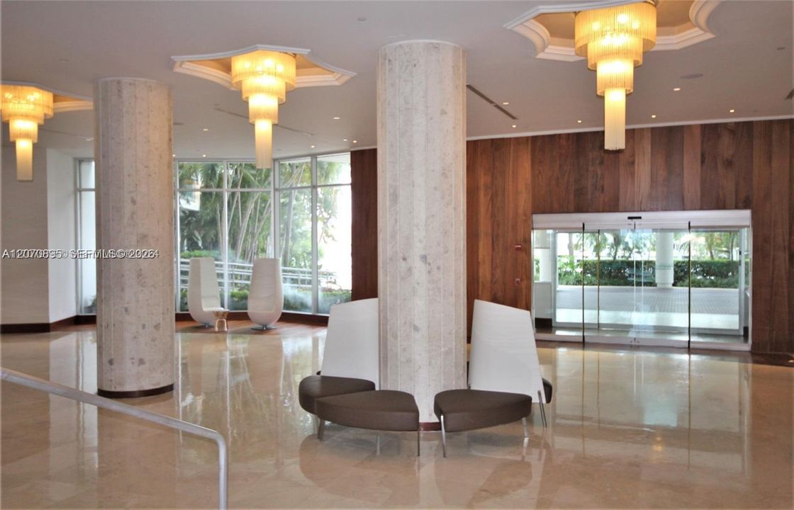 For Rent: $3,700 (2 beds, 2 baths, 1030 Square Feet)
