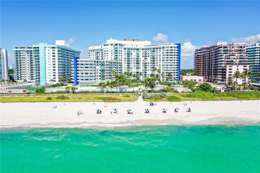 For Rent: $3,700 (2 beds, 2 baths, 1030 Square Feet)