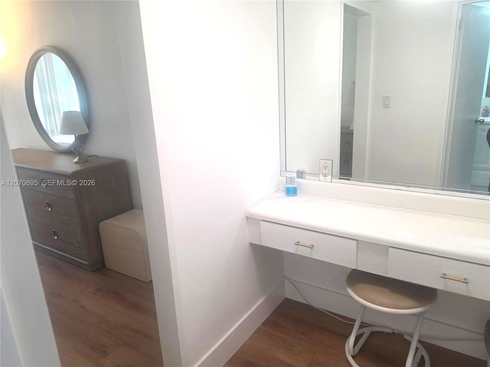 For Rent: $3,700 (2 beds, 2 baths, 1030 Square Feet)
