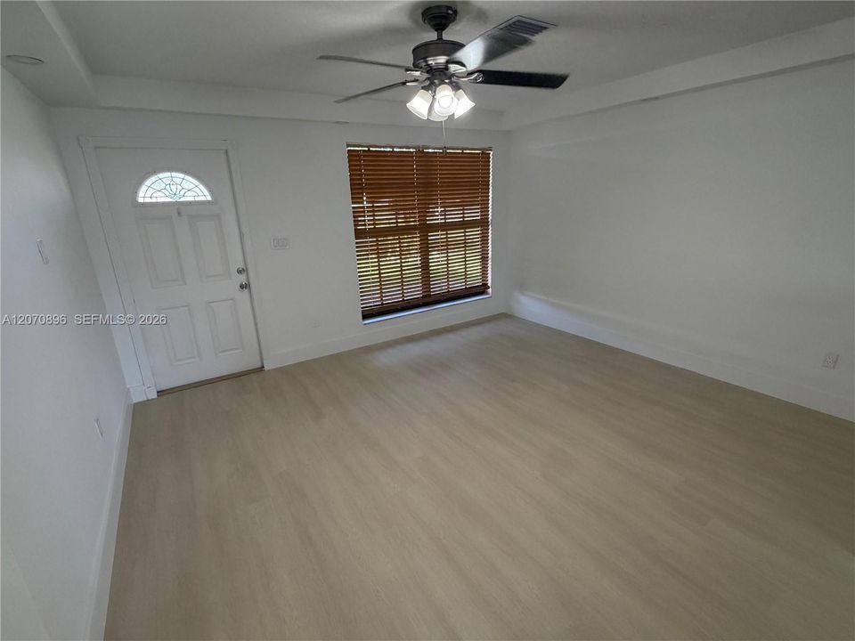 En Venta: $519,999 (3 camas, 2 baños, 1534 Pies cuadrados)