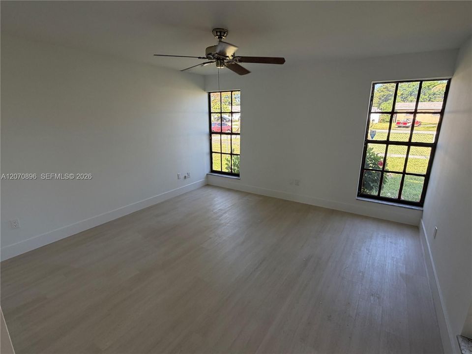 En Venta: $519,999 (3 camas, 2 baños, 1534 Pies cuadrados)