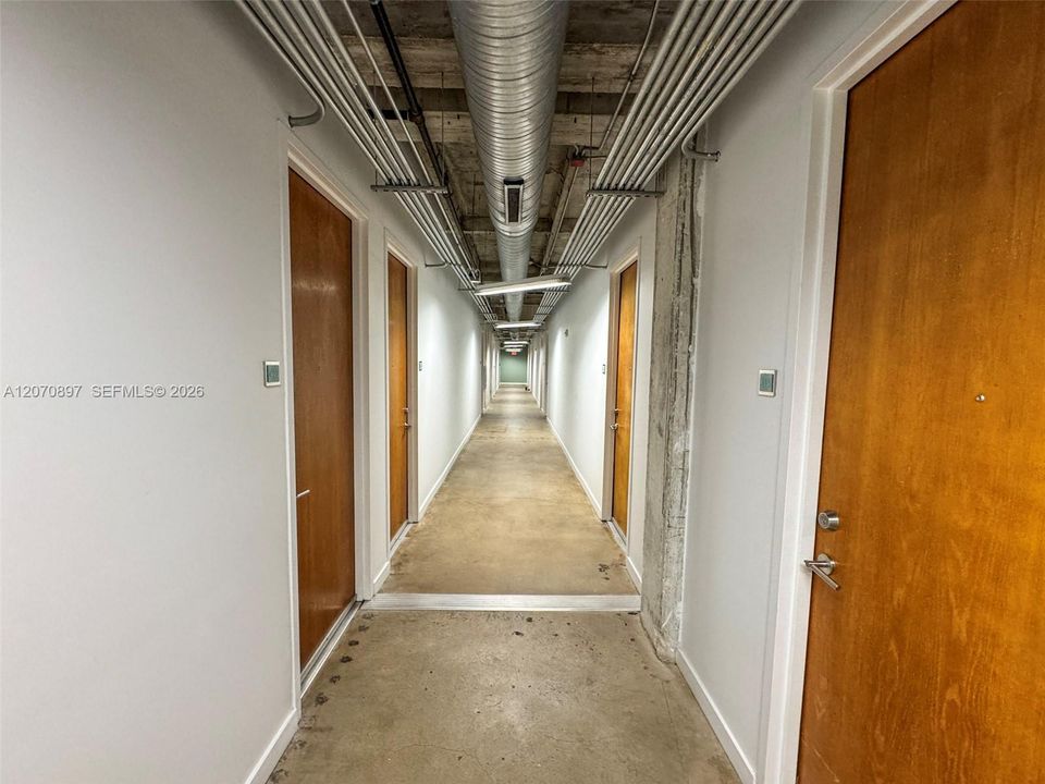 For Rent: $1,950 (0 beds, 1 baths, 537 Square Feet)