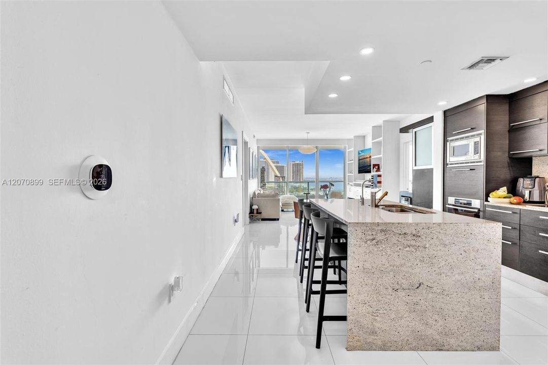For Sale: $1,189,000 (2 beds, 2 baths, 1169 Square Feet)