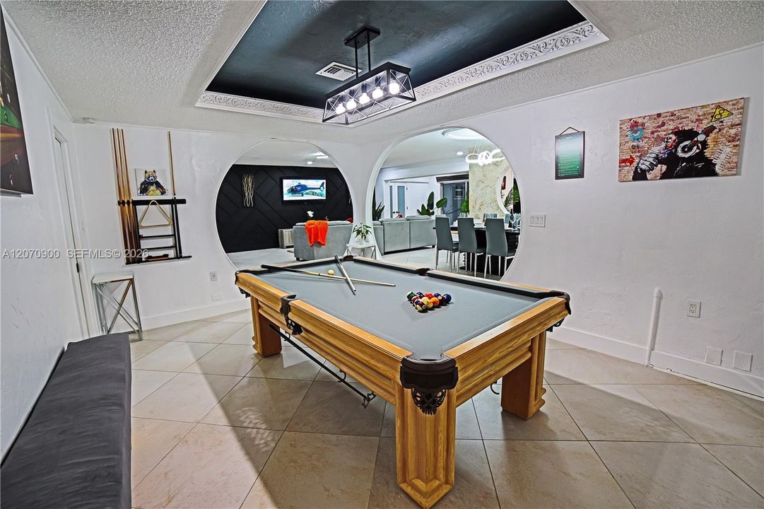 For Sale: $649,000 (3 beds, 2 baths, 1960 Square Feet)