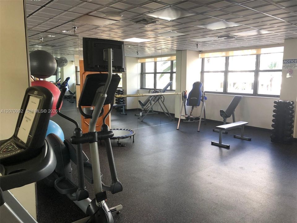 В аренду: $4,500 (2 спален, 2 ванн, 1360 Квадратных фут)