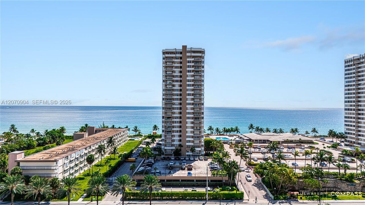 For Rent: $3,800 (1 beds, 1 baths, 870 Square Feet)