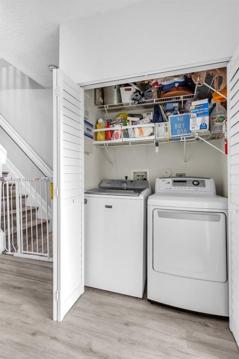 For Sale: $385,000 (3 beds, 2 baths, 1170 Square Feet)