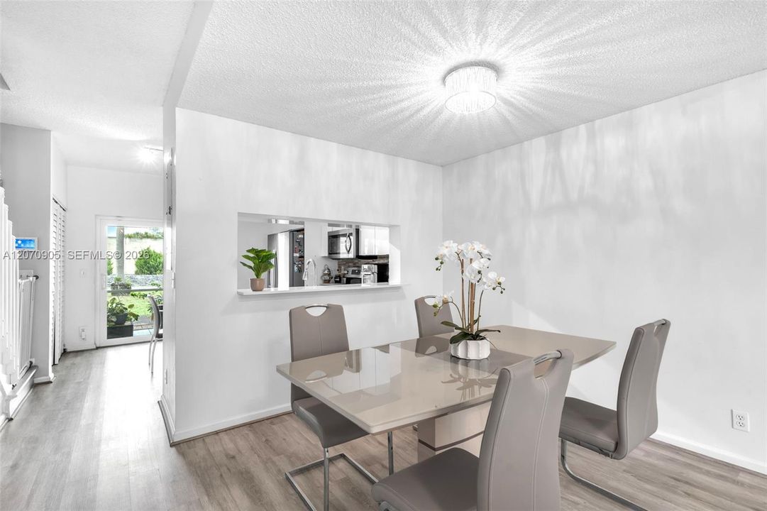 For Sale: $385,000 (3 beds, 2 baths, 1170 Square Feet)